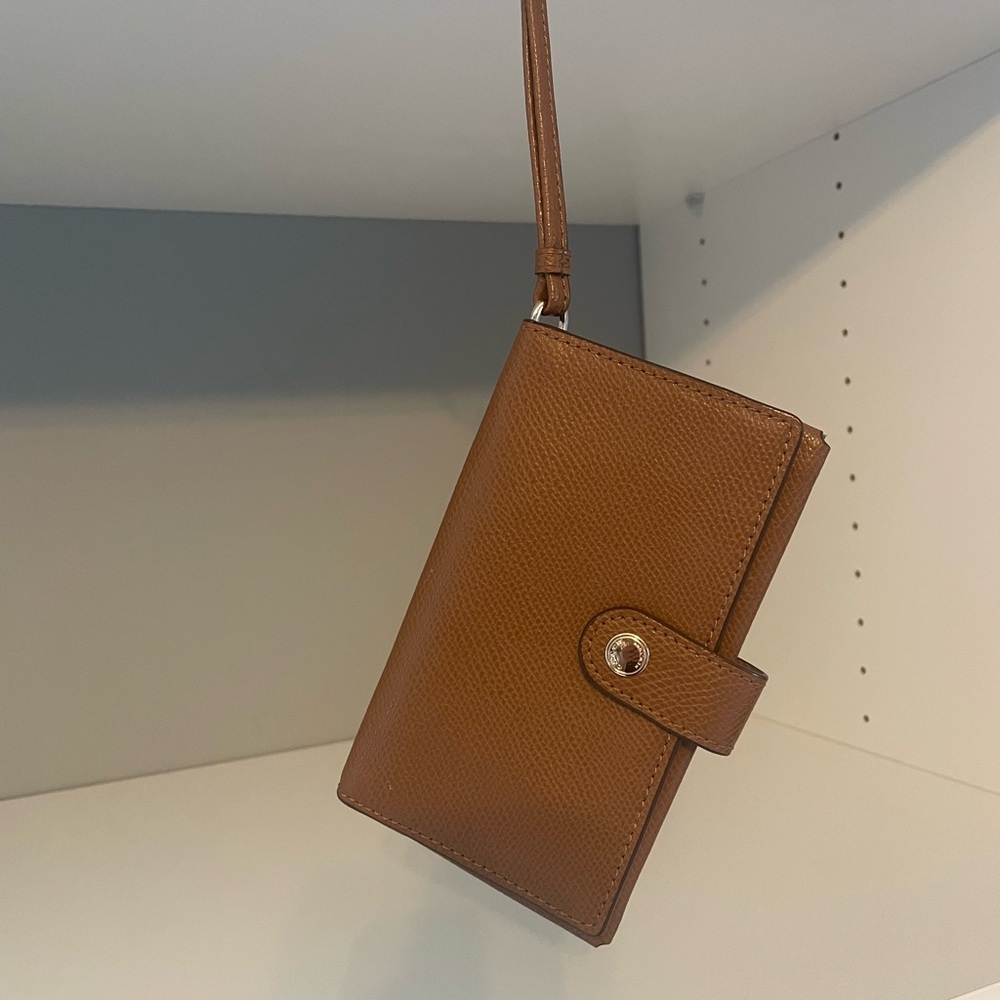 NWOT Elegant Brown Leather Wristlet